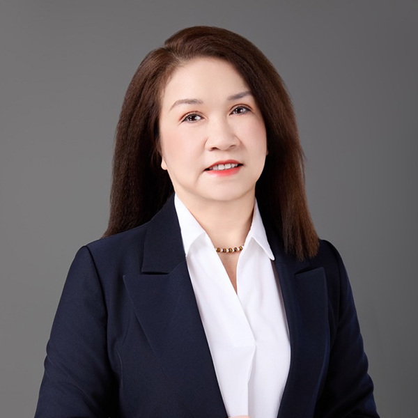Bà Phạm Thị Hoàng Anh